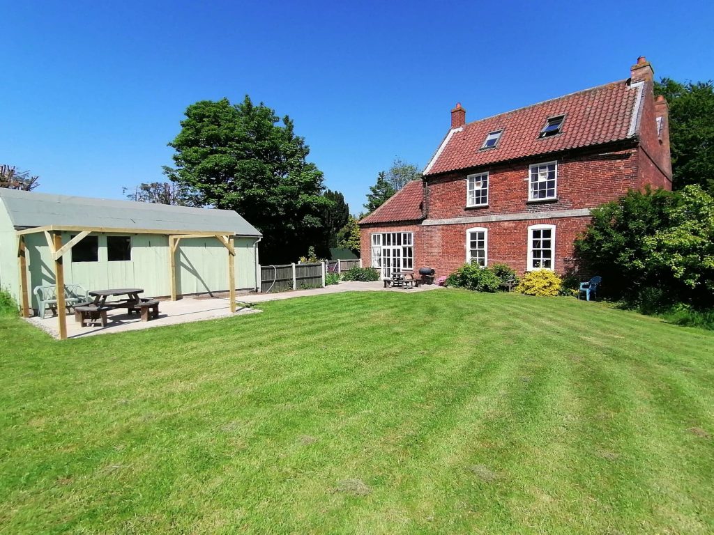 Diamond House Large group accommodation in Midlands